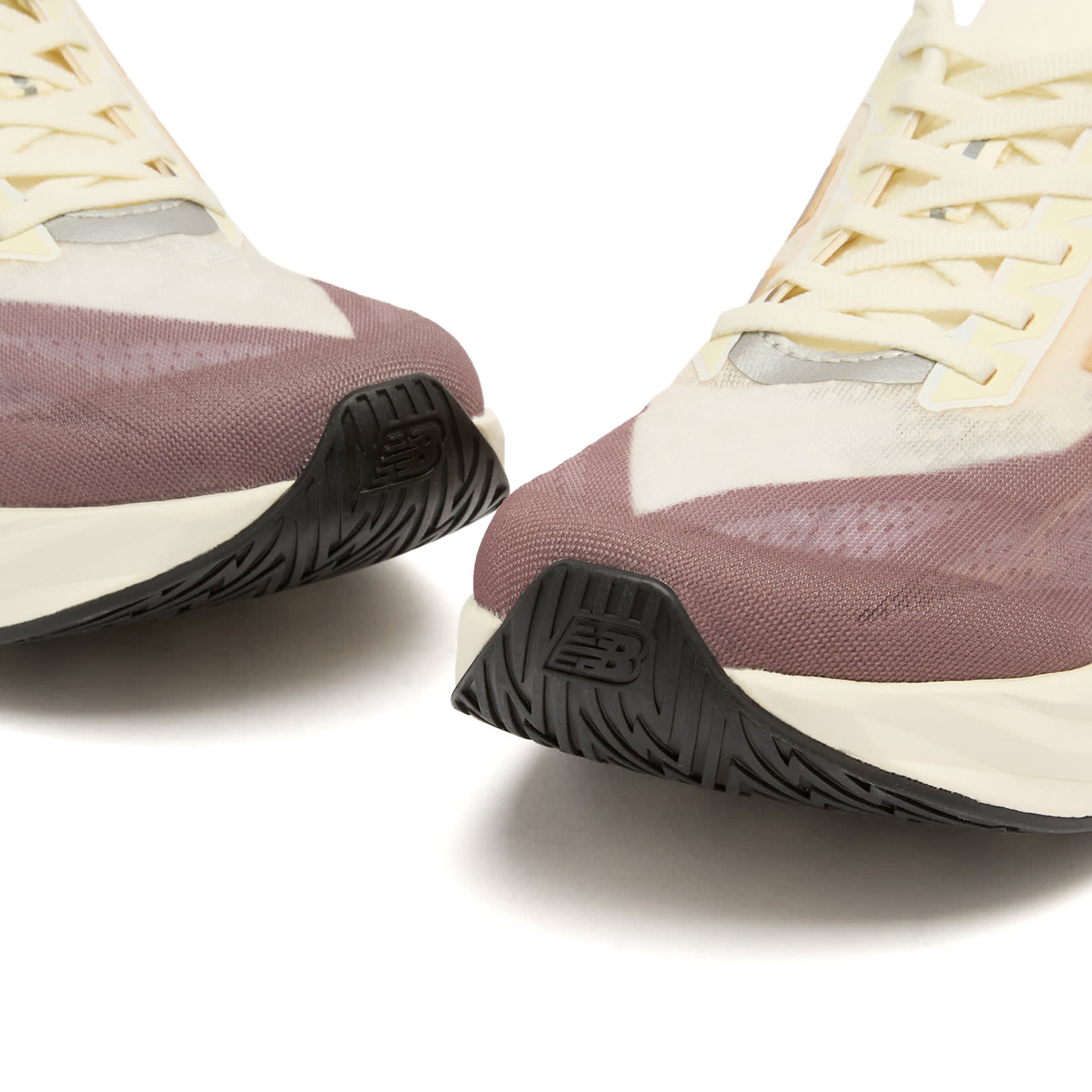 New Balance Fuelcell Rebel v5 Sneaker