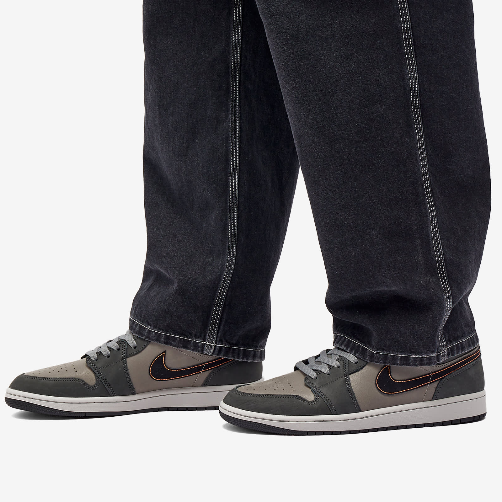 Air Jordan 1 Mid SE Night Stadium & Black Flat Pewter END.