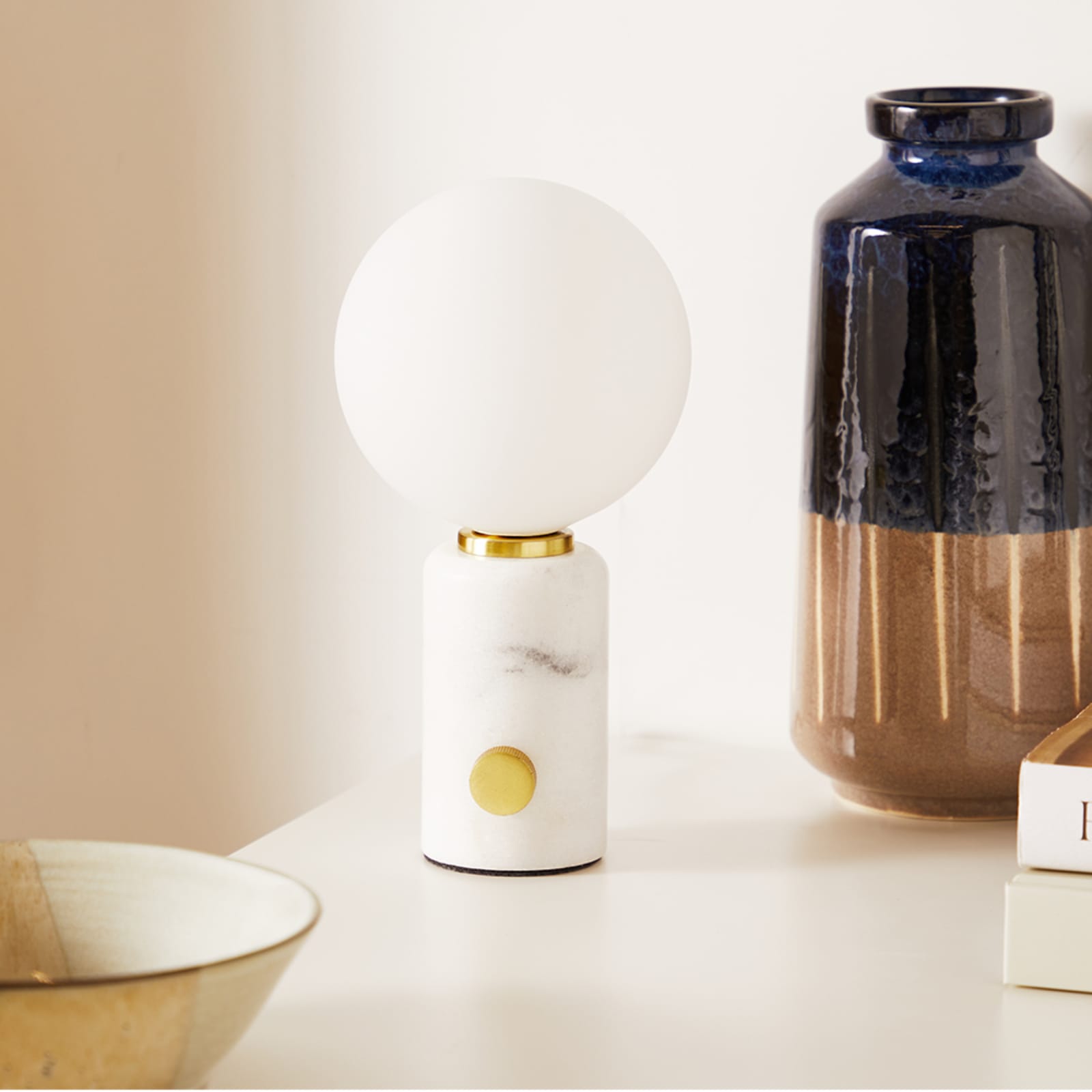 Soho Home Silas Table Lamp White END.