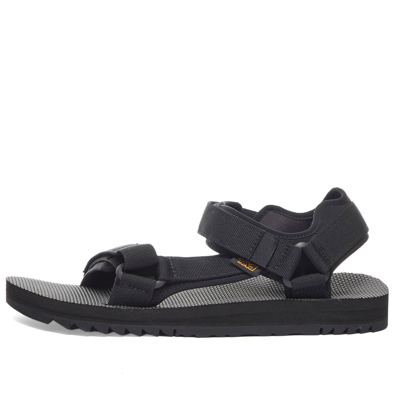 teva w universal trail