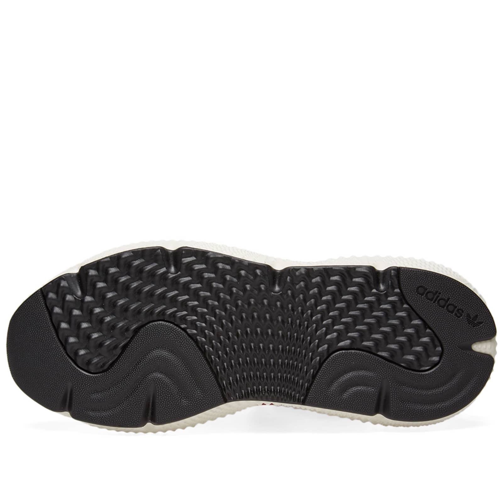 prophere white and black