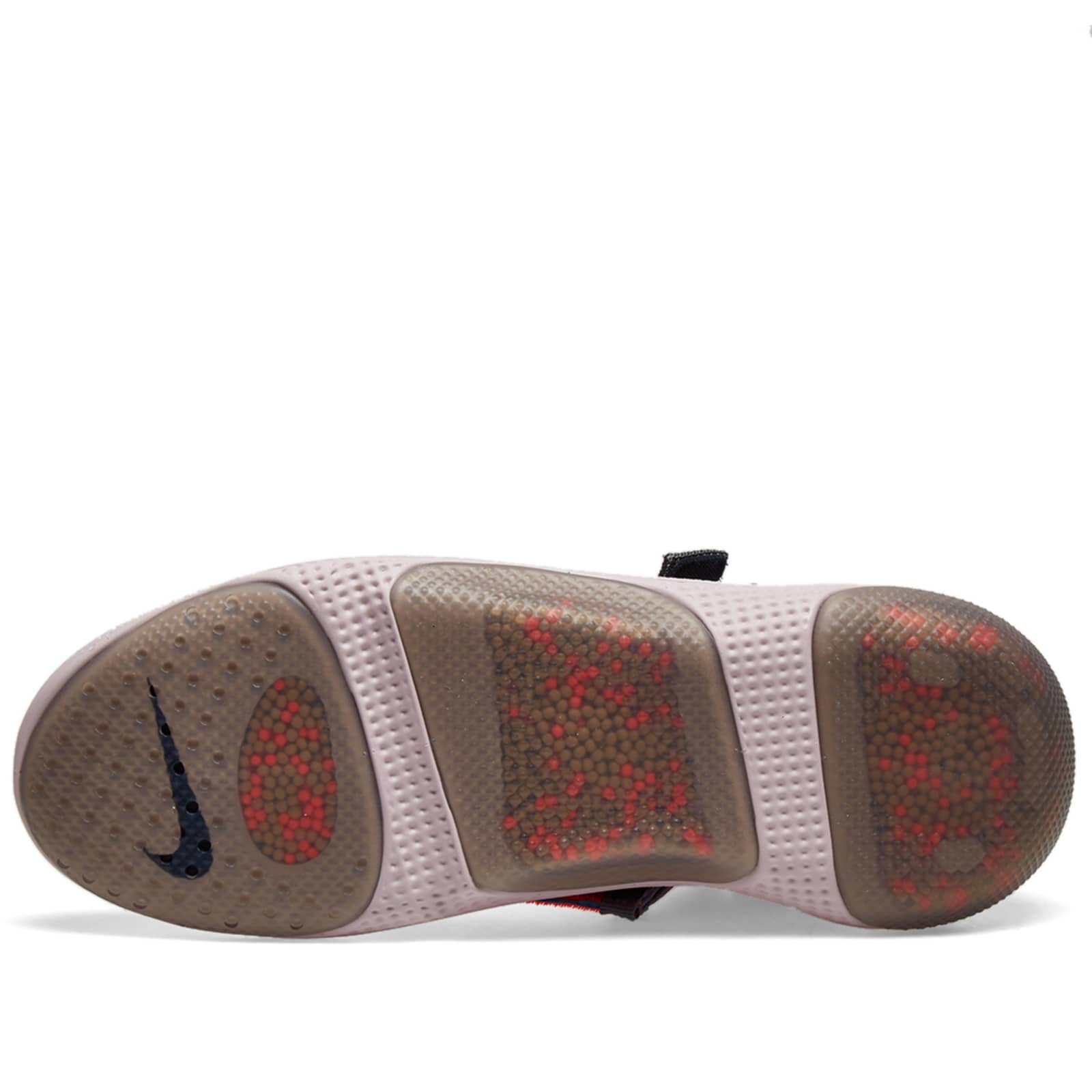 nike joyride env ispa on feet