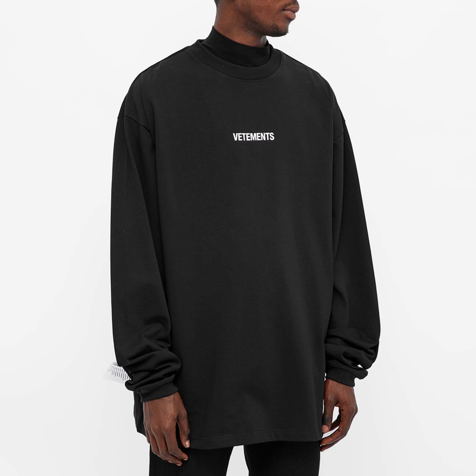 VETEMENTS Long Sleeve Logo Label T-Shirt - Blck&Wht