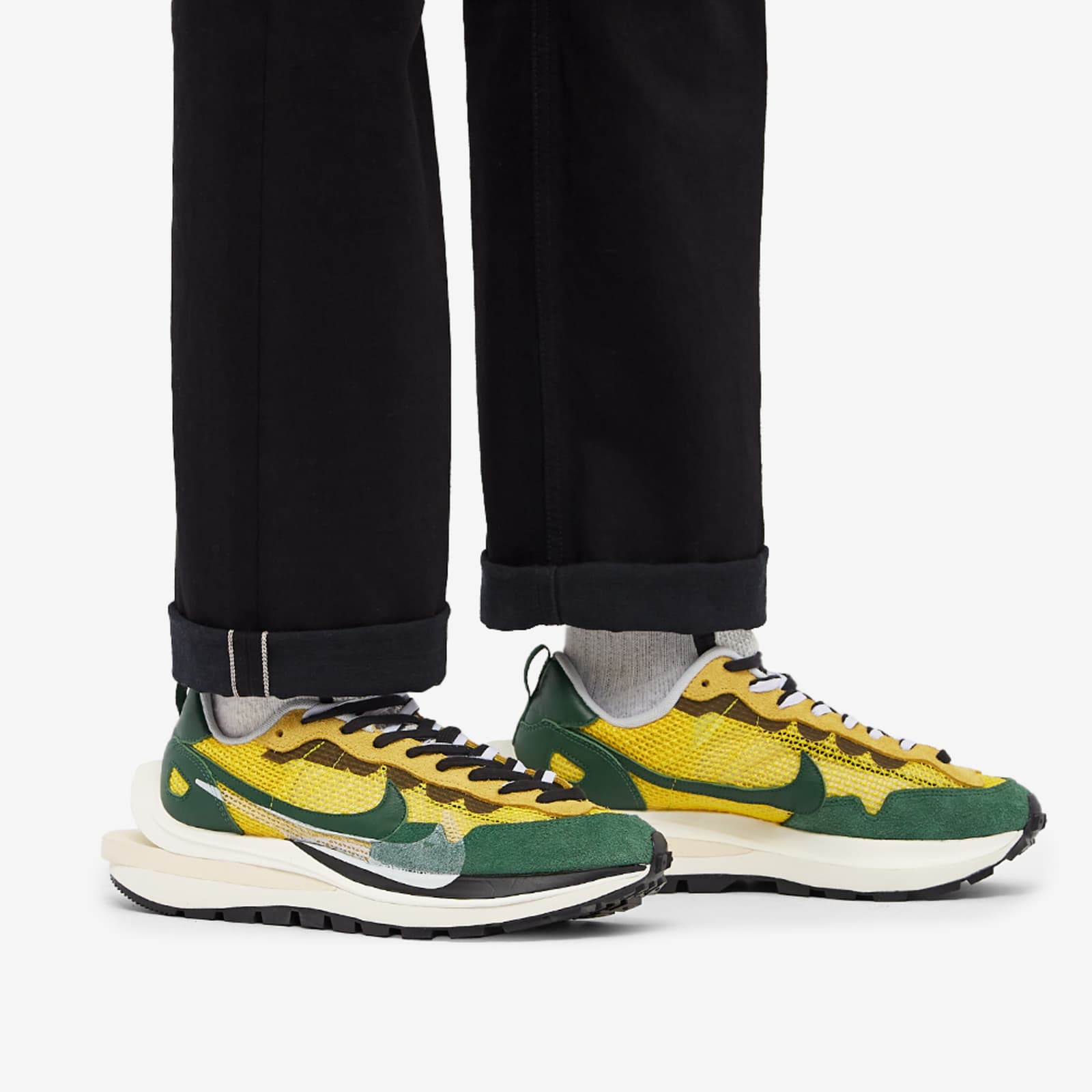 sacai x nike vaporwaffle green