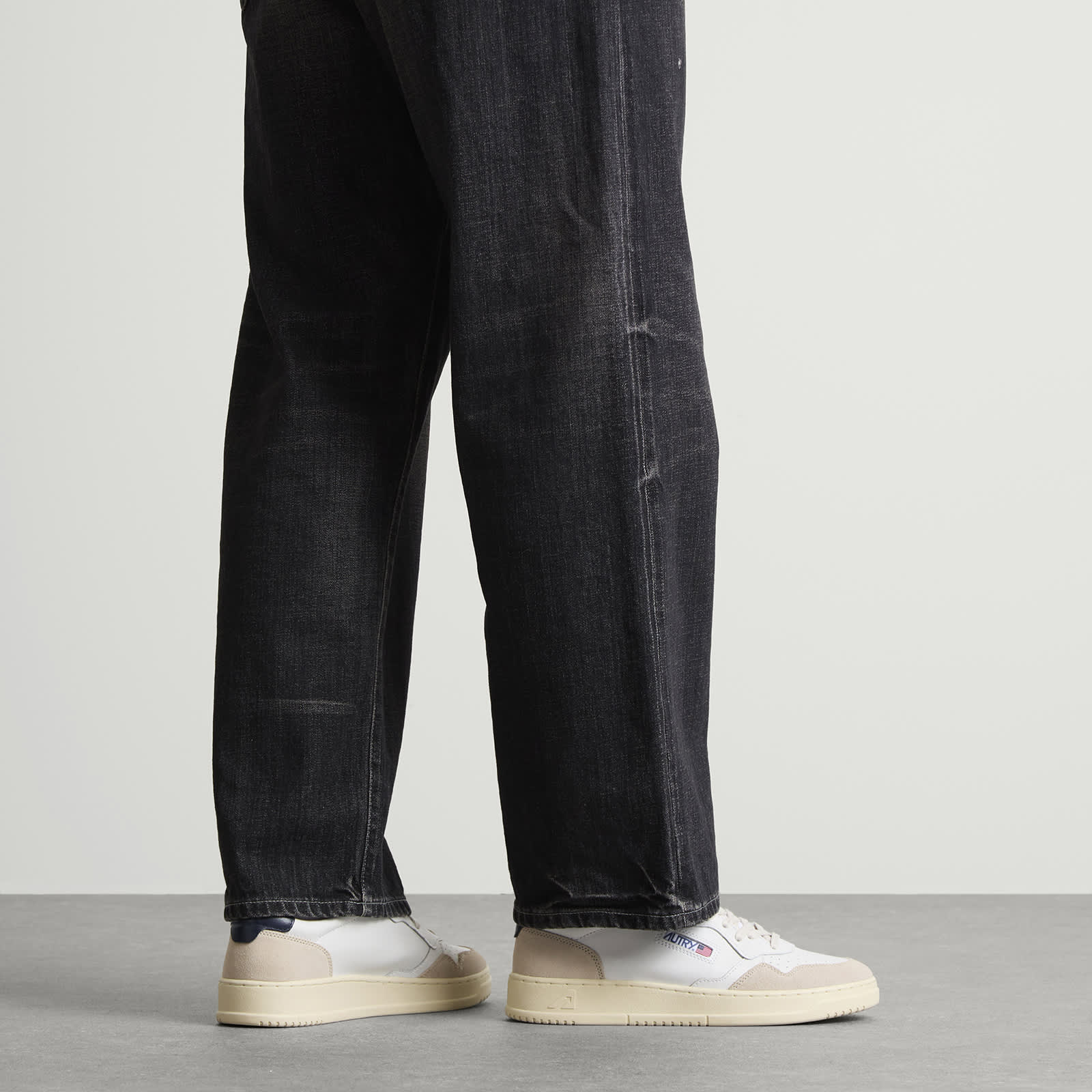 Autry 01 Low Leather and Suede Sneaker - White & Navy