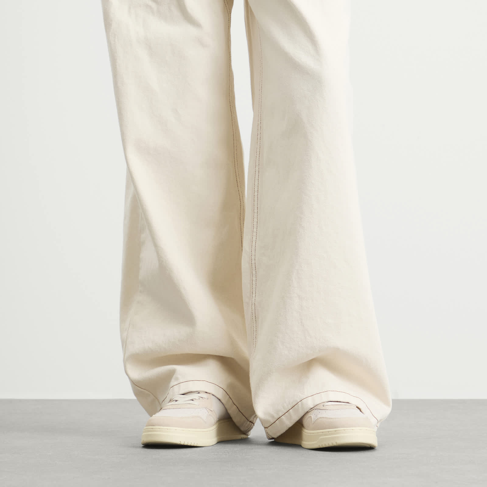 Autry 01 Medalist Low Leather Suede Sneaker - Sand/Green