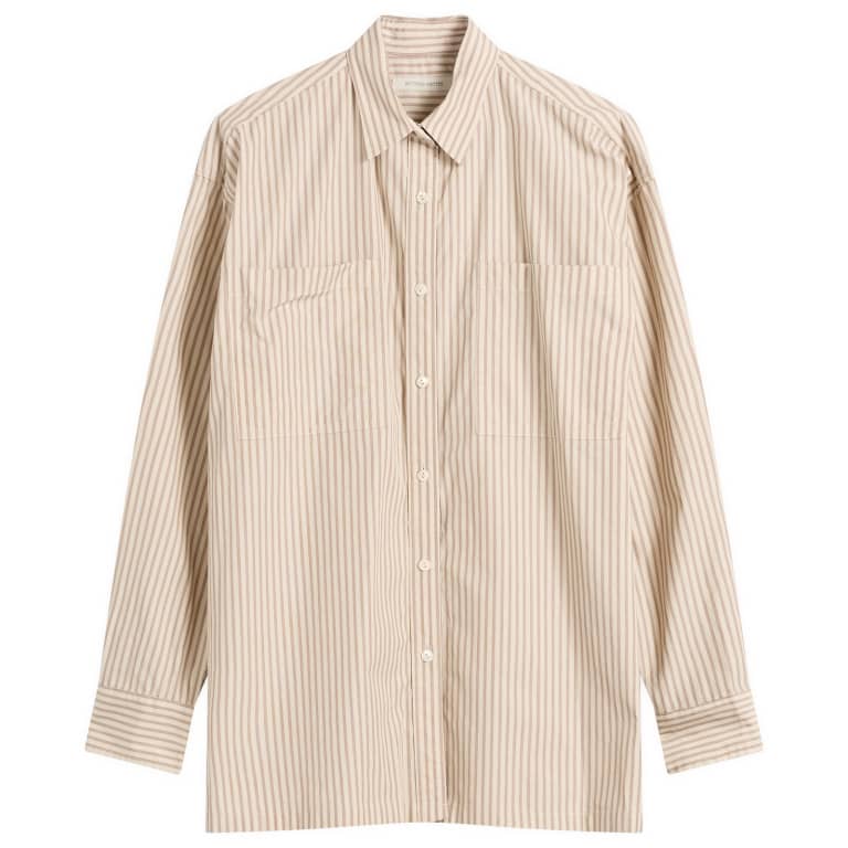 На рубашке в полоску Toro Oversize ничего не написано