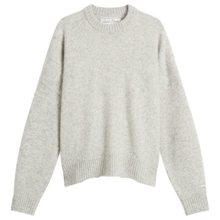 описание:вязаный круглый вырез с логотипом из чистого мохера