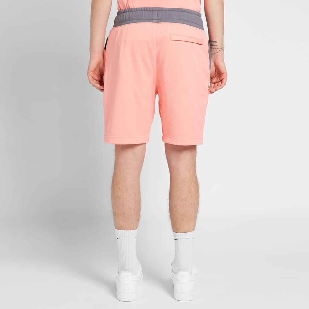 short nike big swoosh