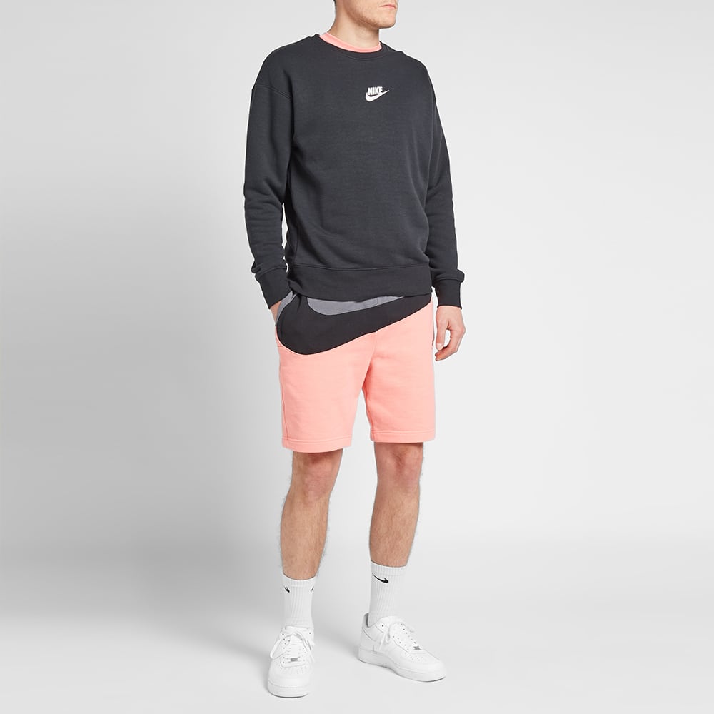 short nike big swoosh