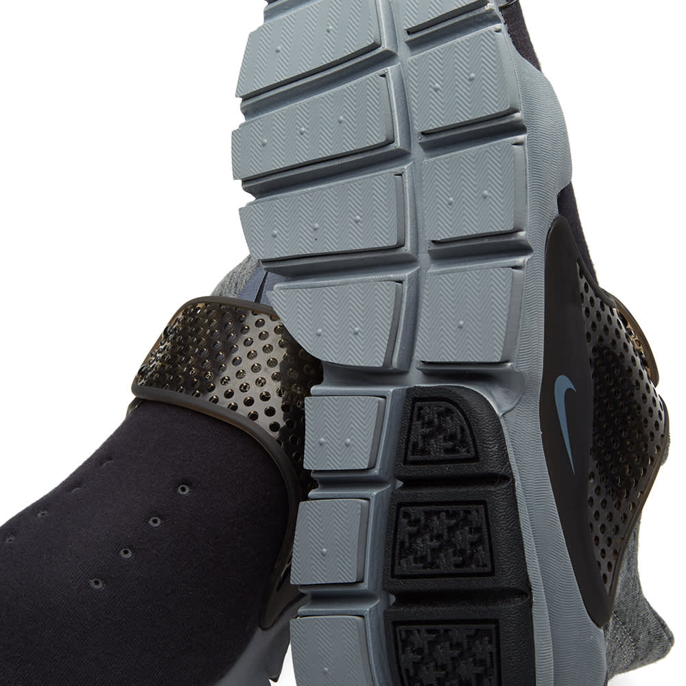 nike sock dart tech fleece