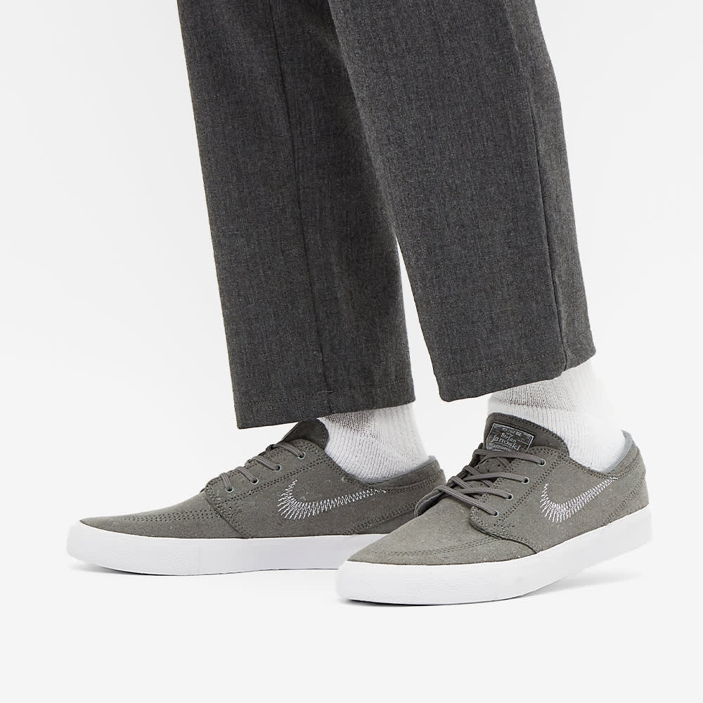 nike sb zoom janoski trainers in white suede