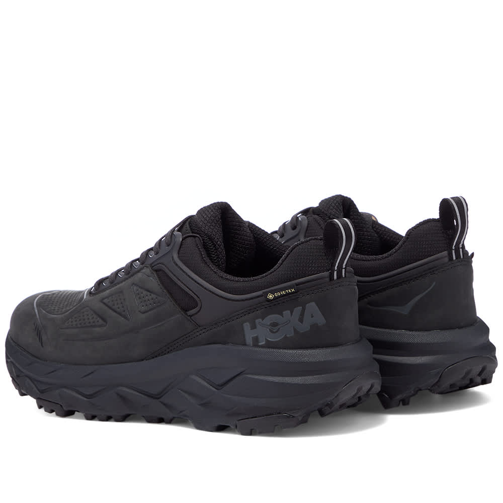 hoka challenger low black