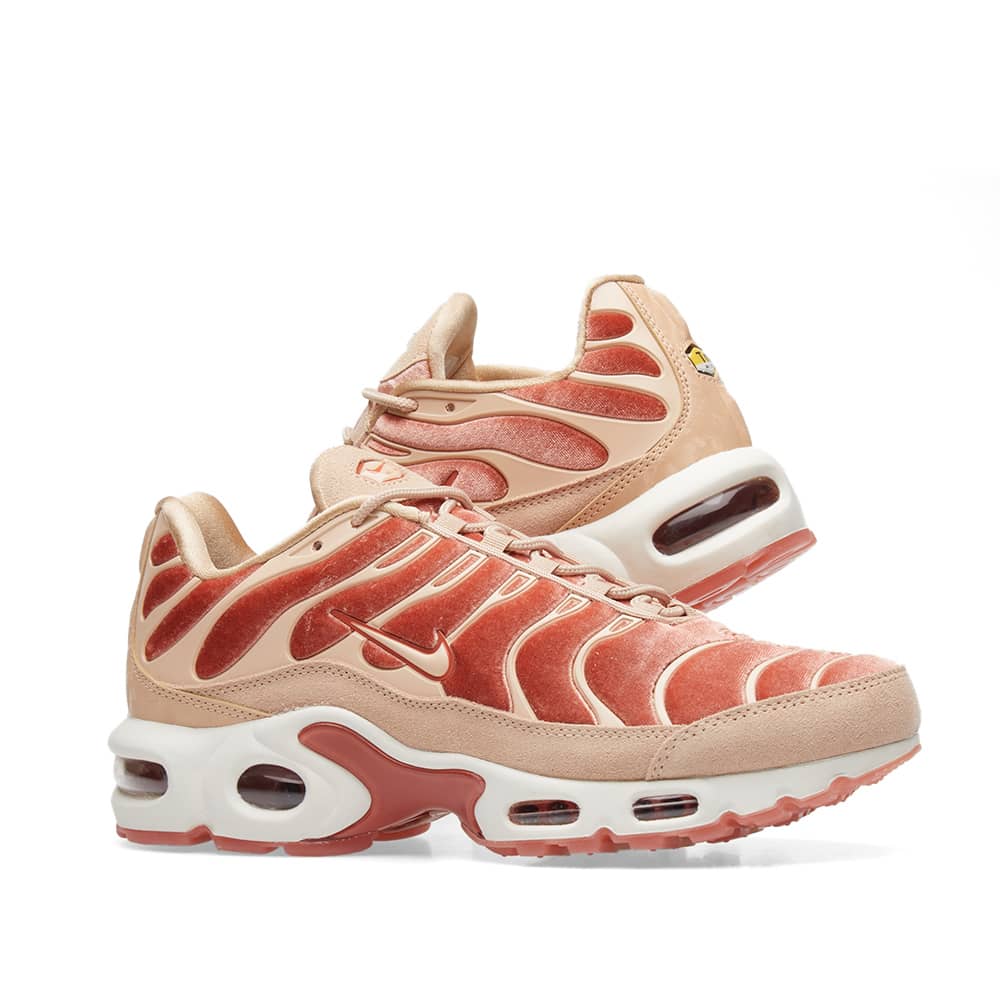 peach air max plus