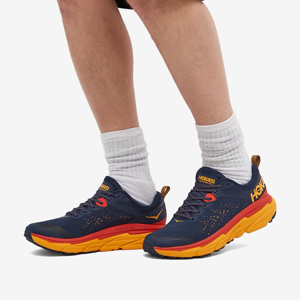 HOKA ONE ONE M Challenger Atr 6 Sneaker Outer Space & Radiant Yellow