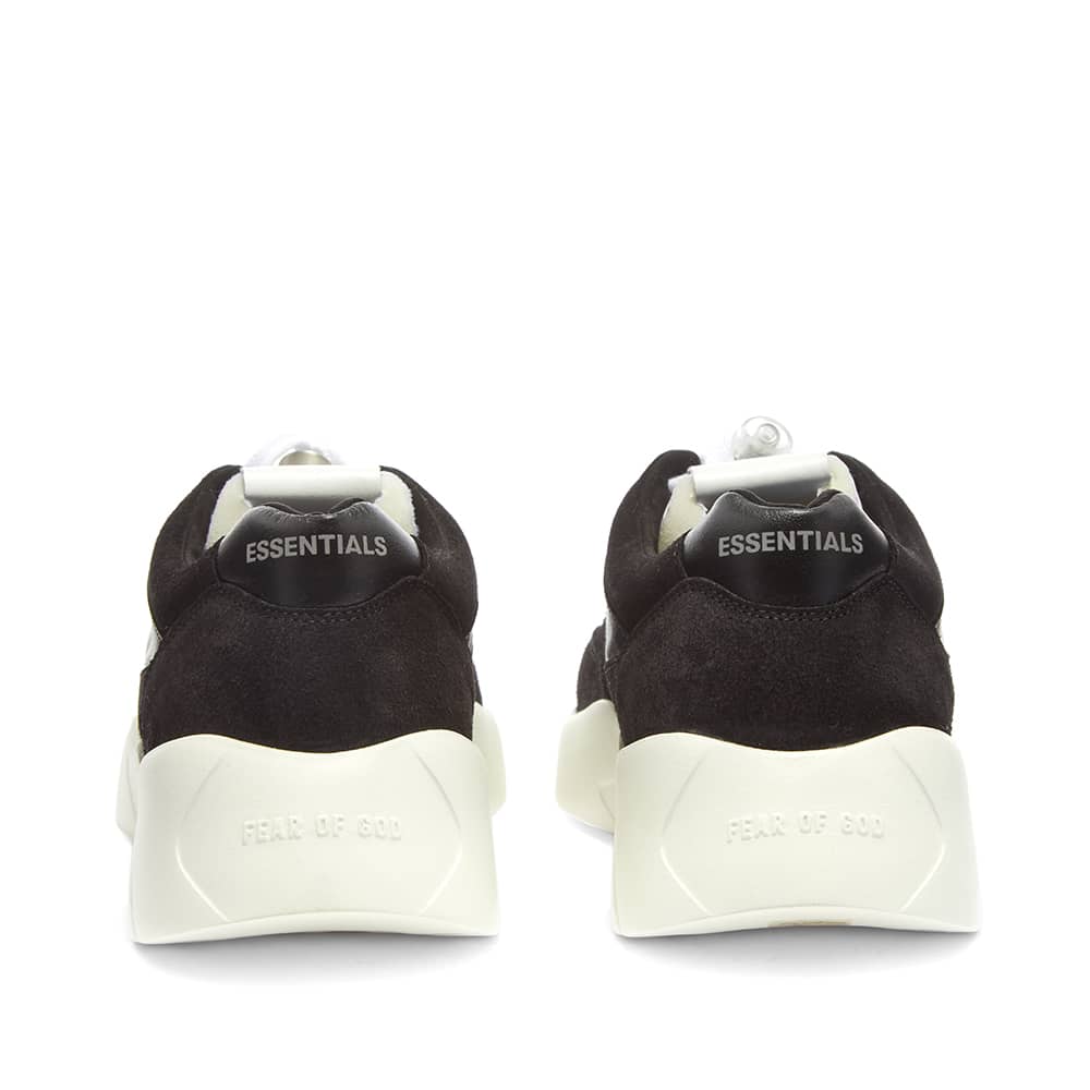 Fear of God ESSENTIALS Distance Runner Black END.