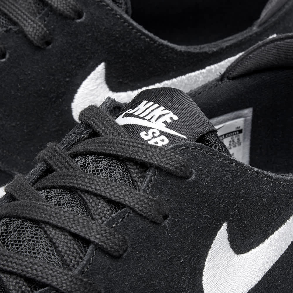 nike black and white zoom