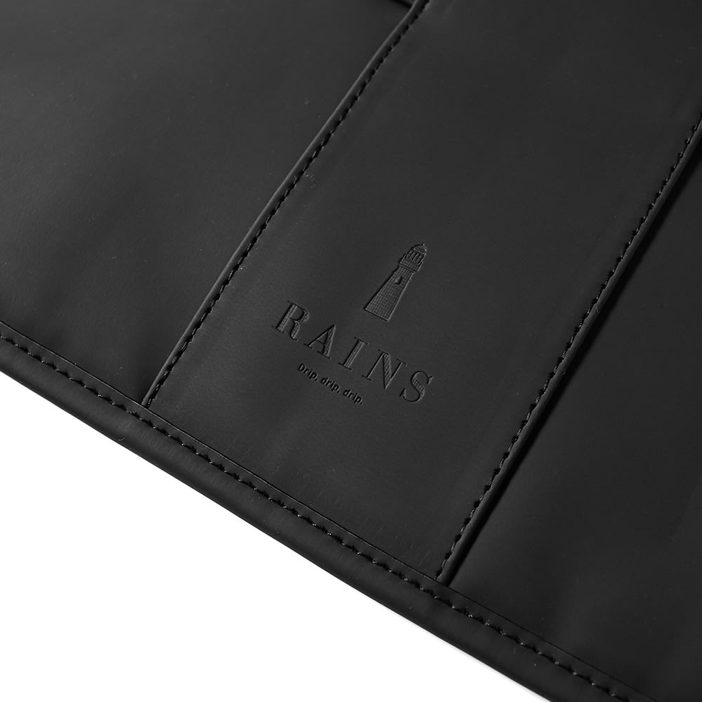 rains laptop case 16