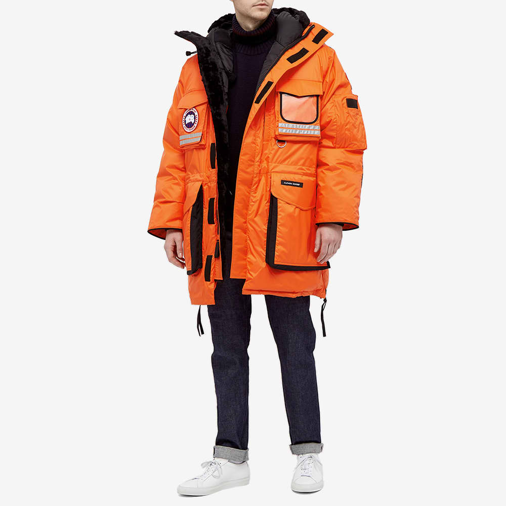 Canada goose x vetements snow mantra watches clearance