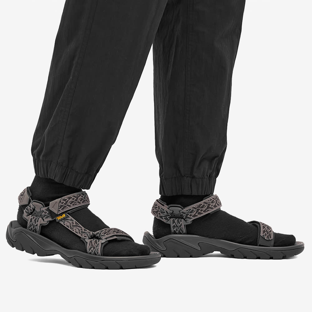 teva terra fi 5 universal black
