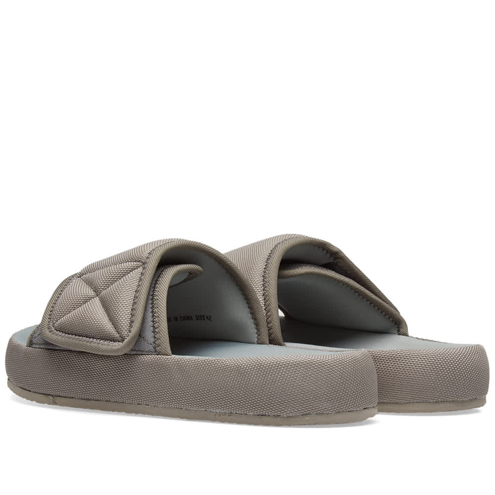 yeezy taupe slides
