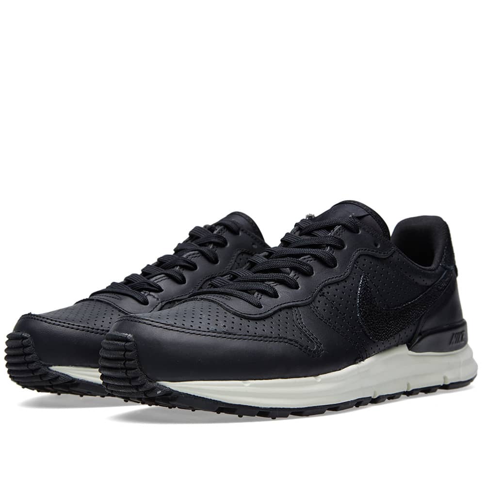 lunar internationalist