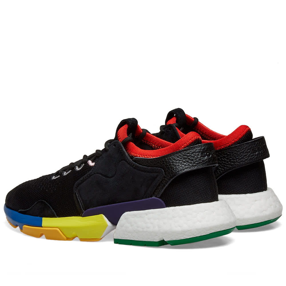 adidas pod social status
