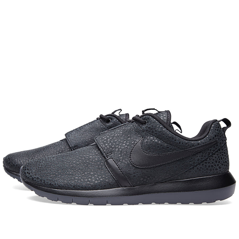 nike roshe run dark grey