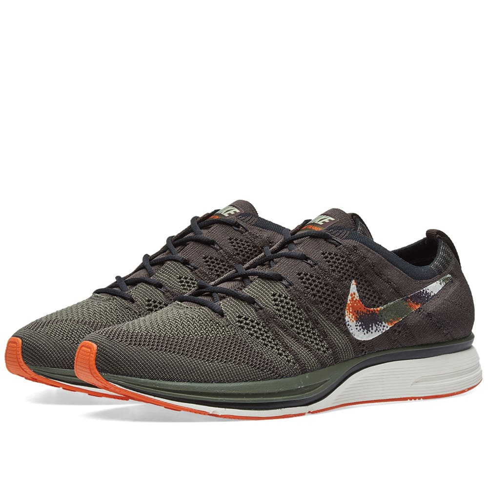 flyknit trainer olive