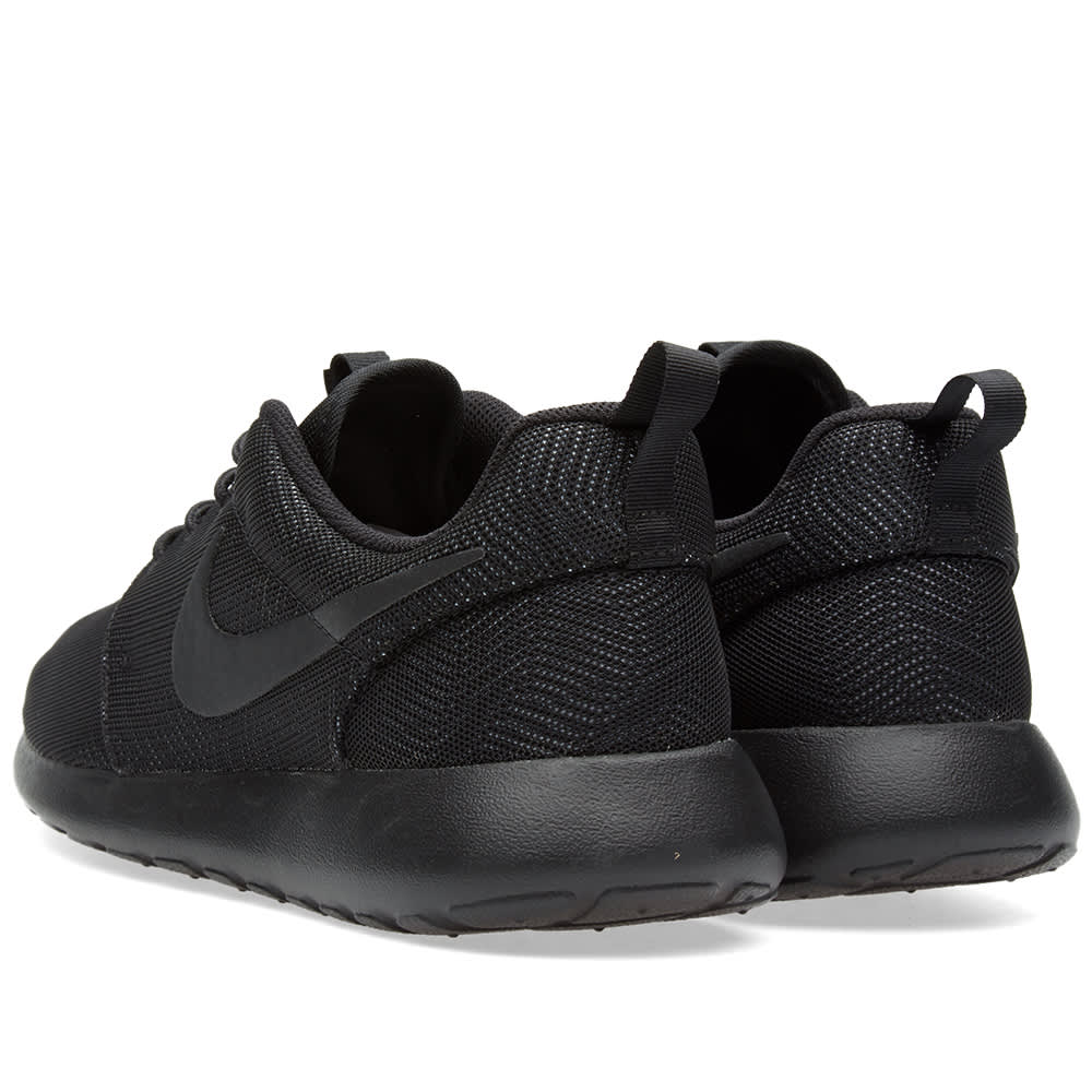 roshe one black and white