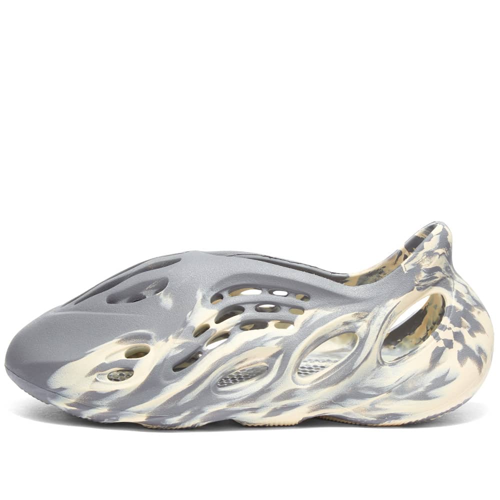 Yeezy Foam Runner MX Moon Grey END. (Europe)