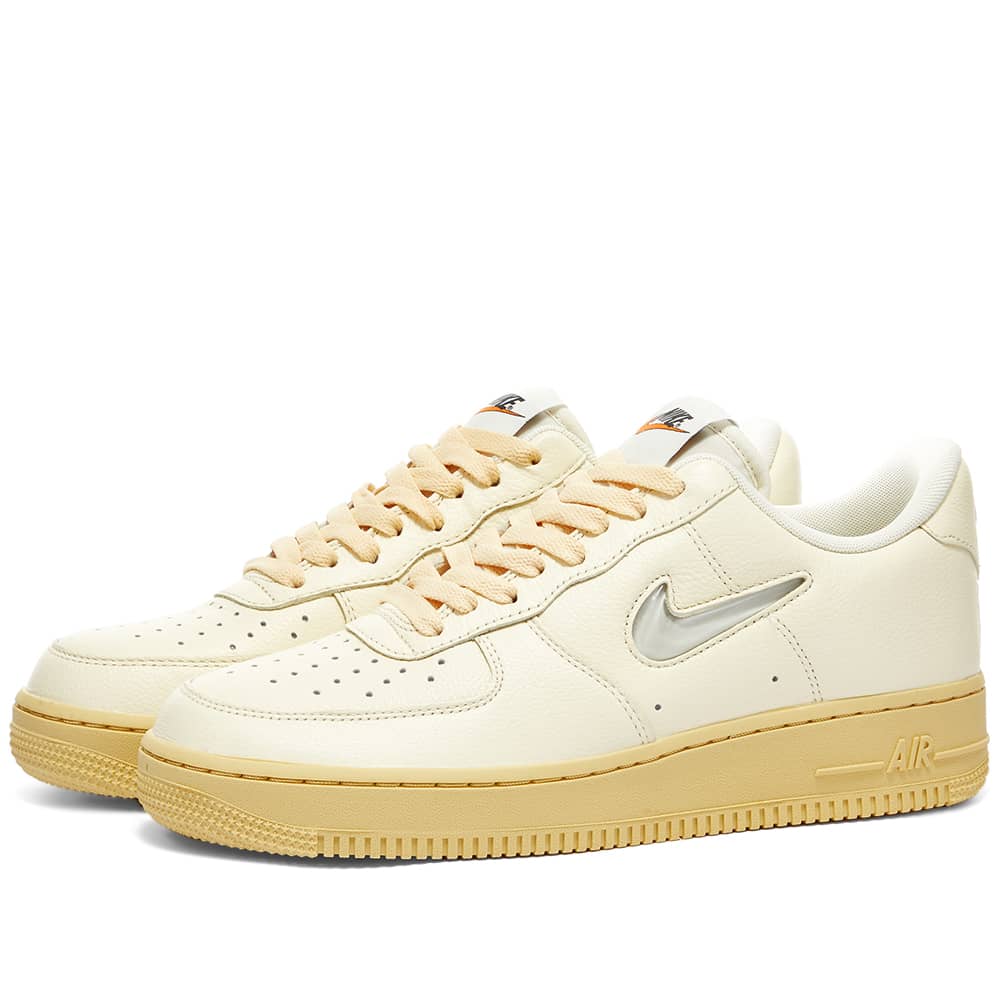 Nike Air Force 1 '07 LX W Coconut Milk & Light Bone END. (US)