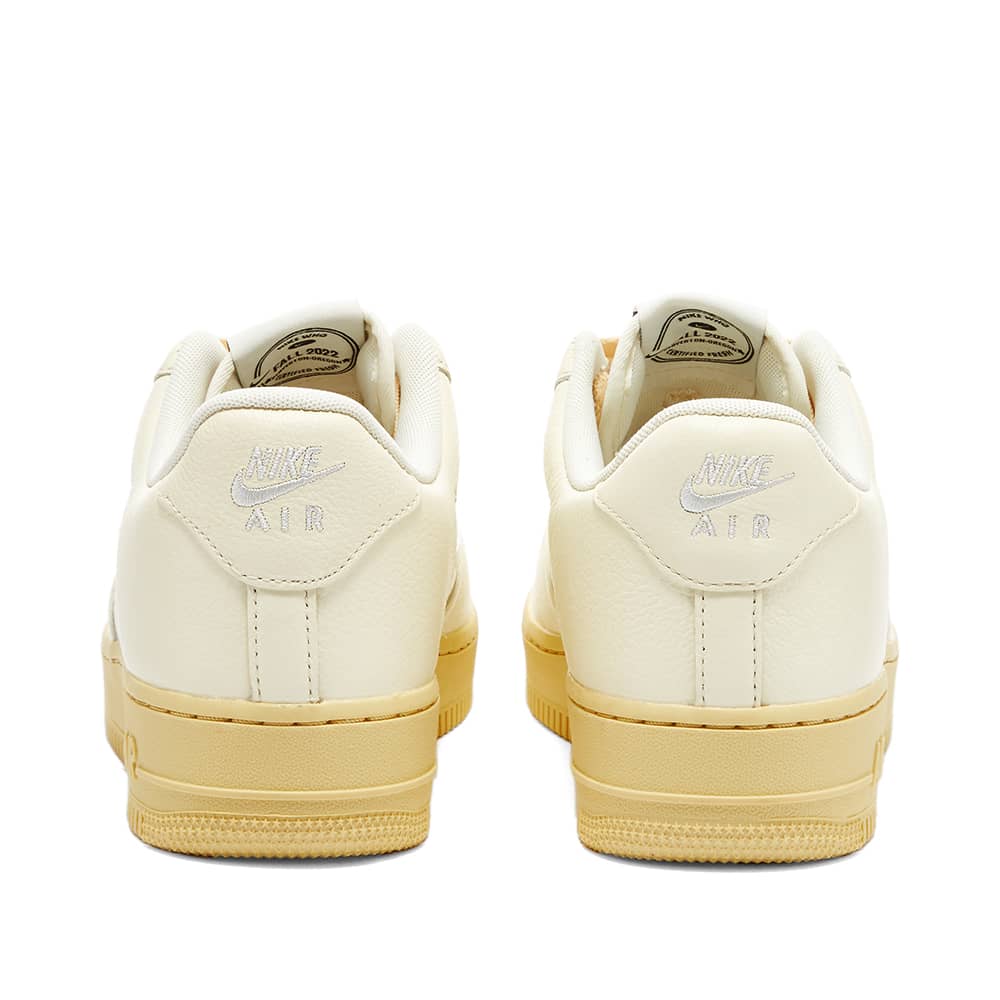 Nike Air Force 1 '07 LX W Coconut Milk & Light Bone END. (US)