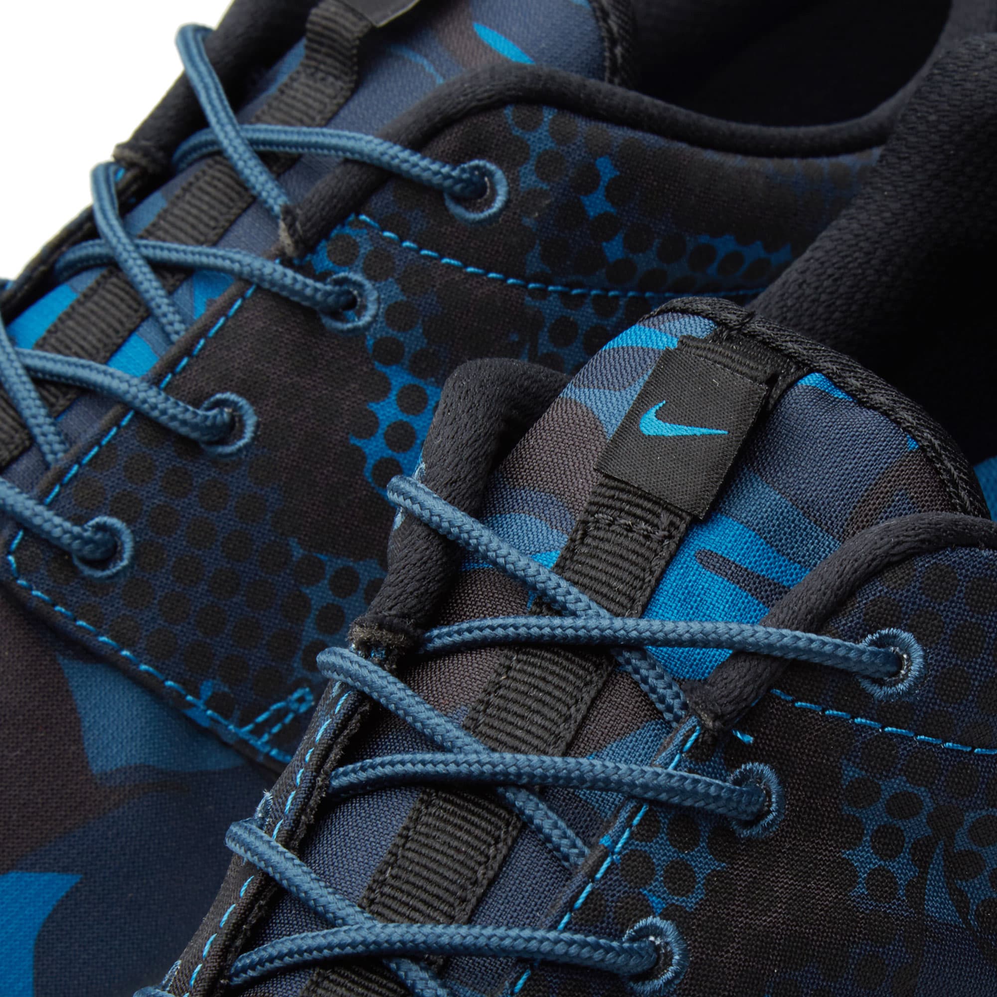 nike roshe one blue and black