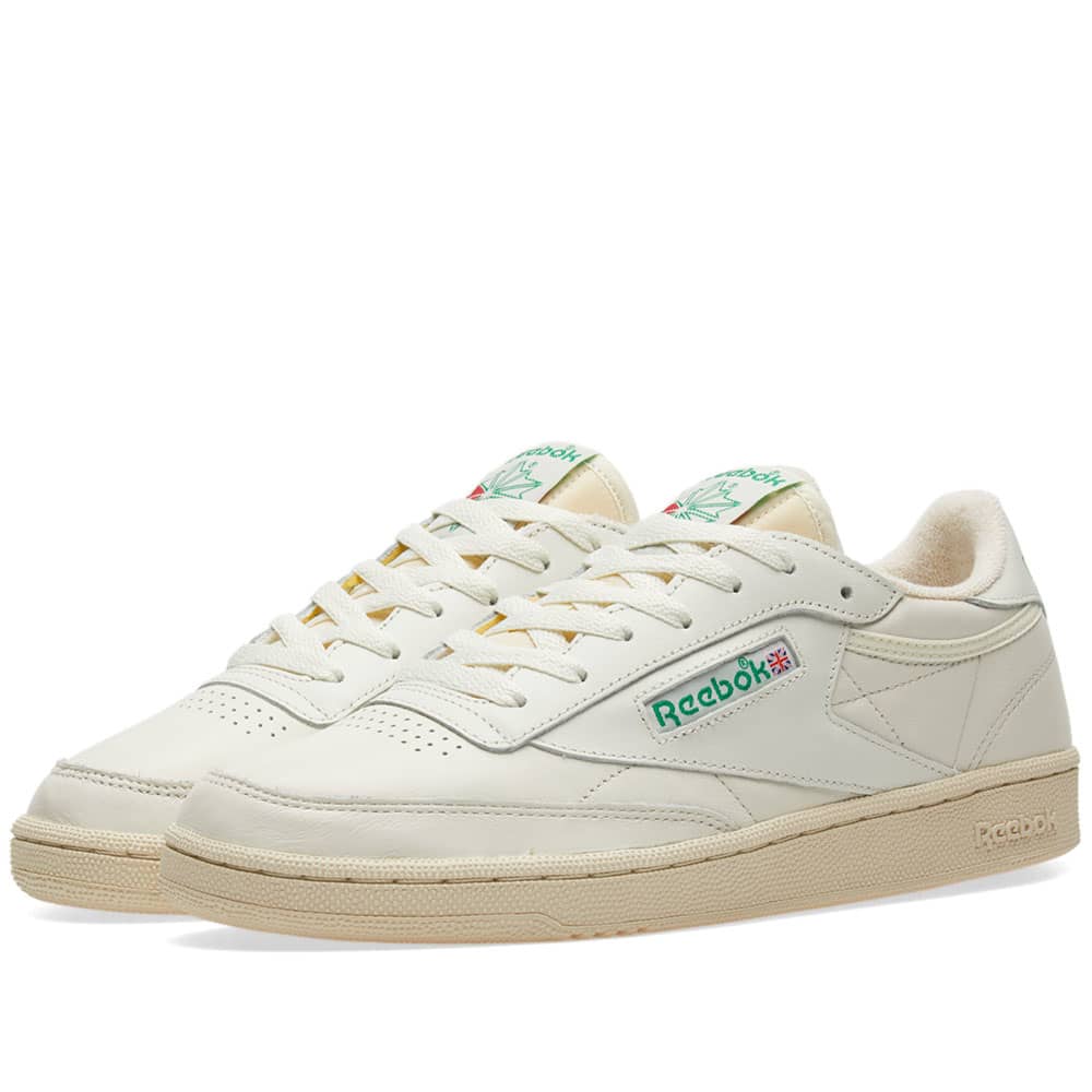 Reebok Club C 85 Vintage W Chalk, Green & Red END. Reebok Club C 85 Vintage W Chalk, Green & Red END.