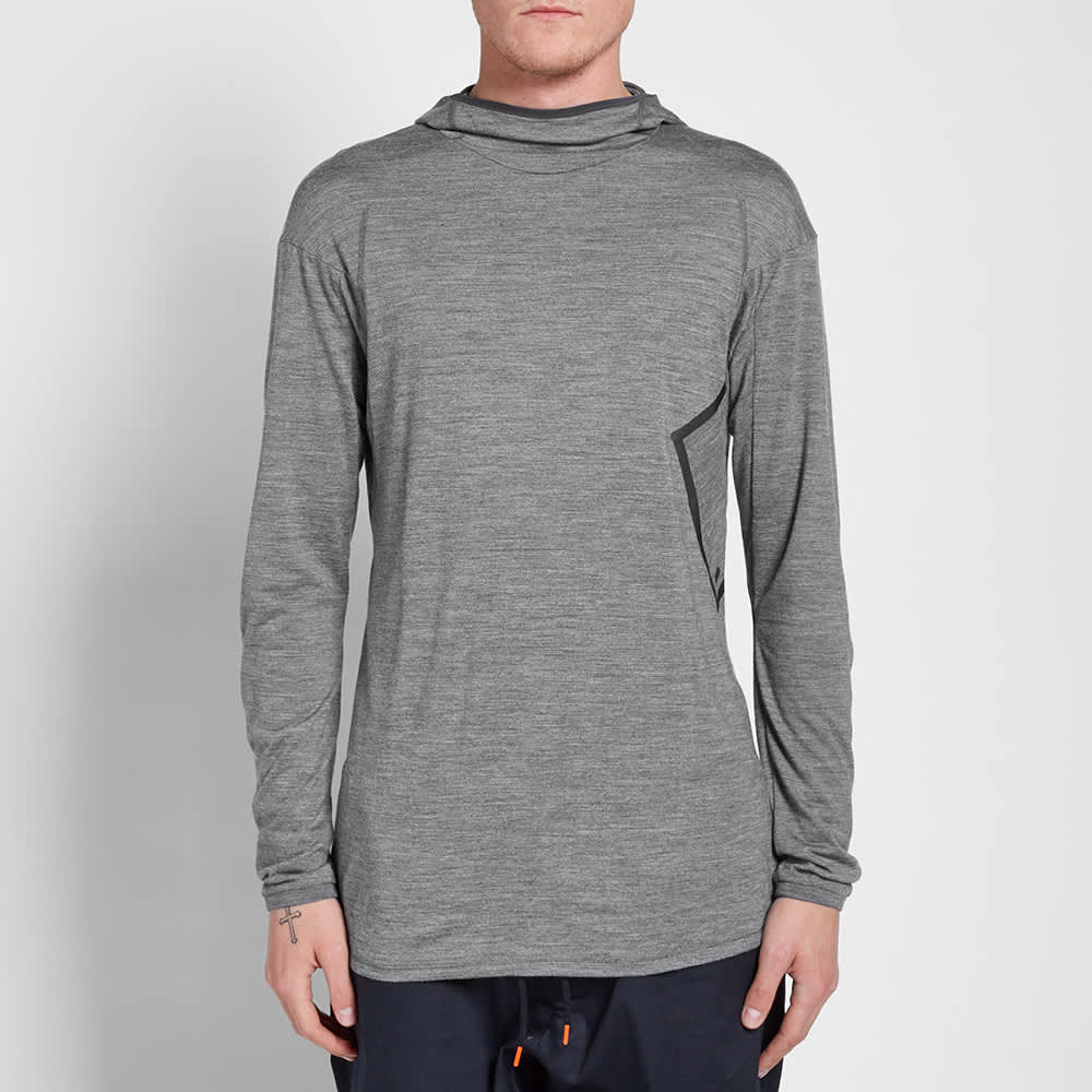 nike acg long sleeve thermal top