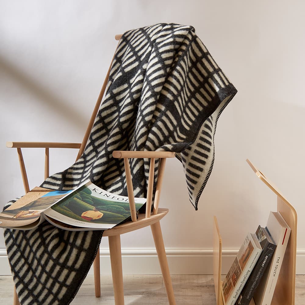 Artek Siena Blanket Black & White END. (UK)