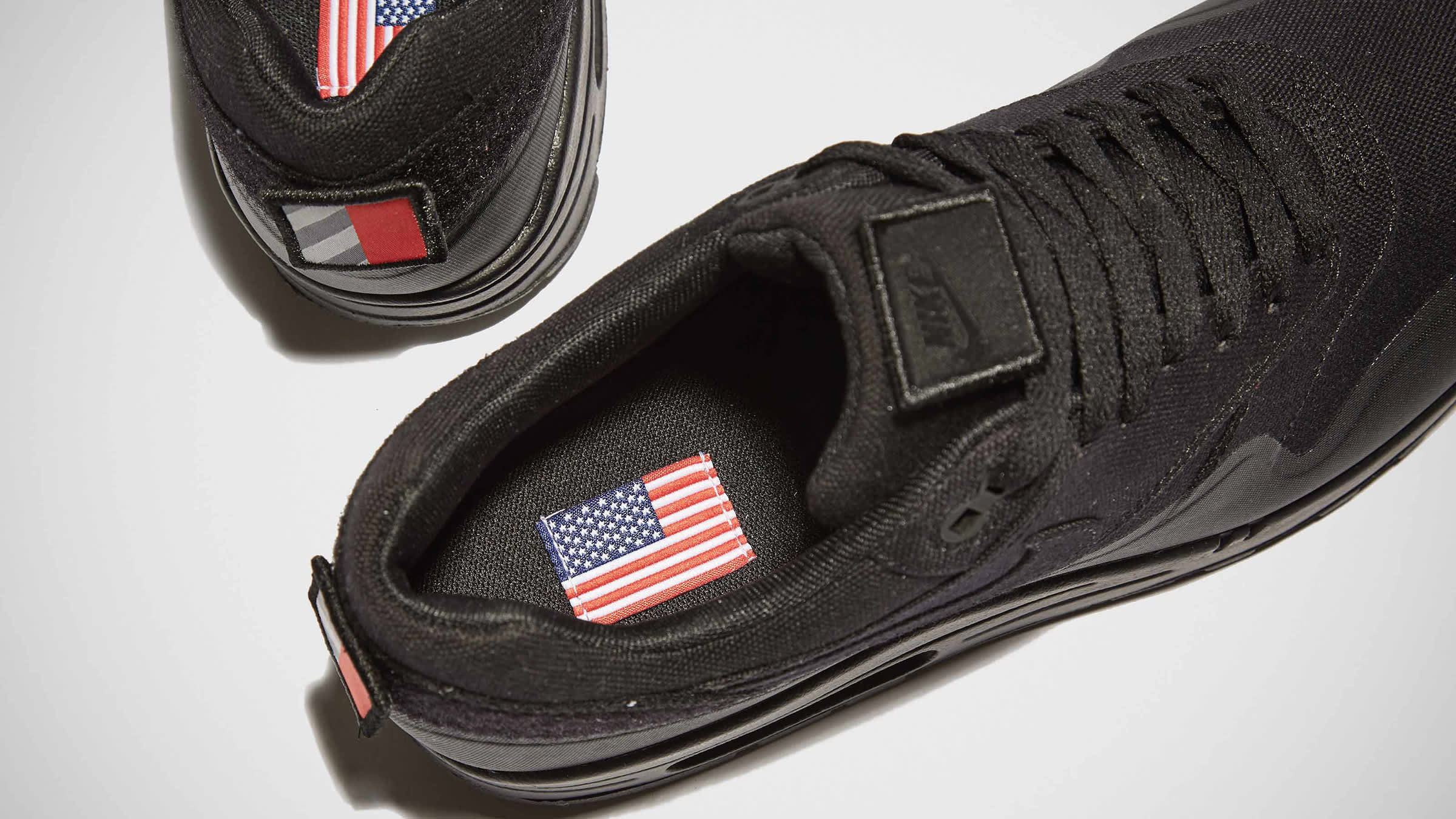 air max 1 patch black