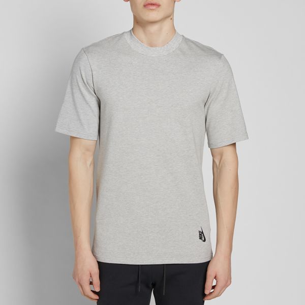nikelab essentials tee