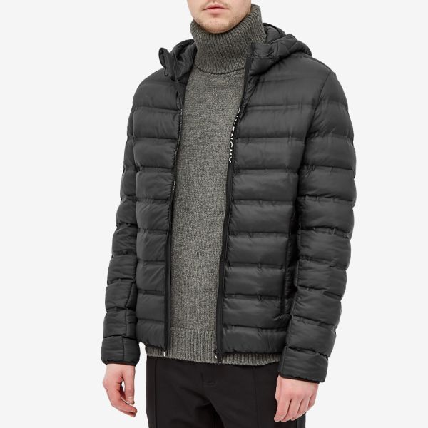 Lightweight puffer with hood clearance