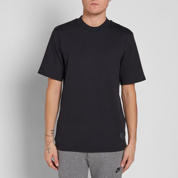 nikelab essentials tee