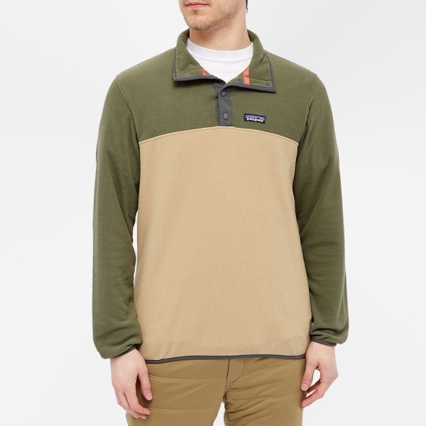 tan patagonia pullover