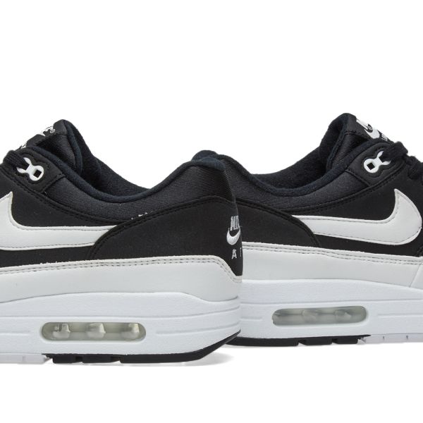white black air max 1