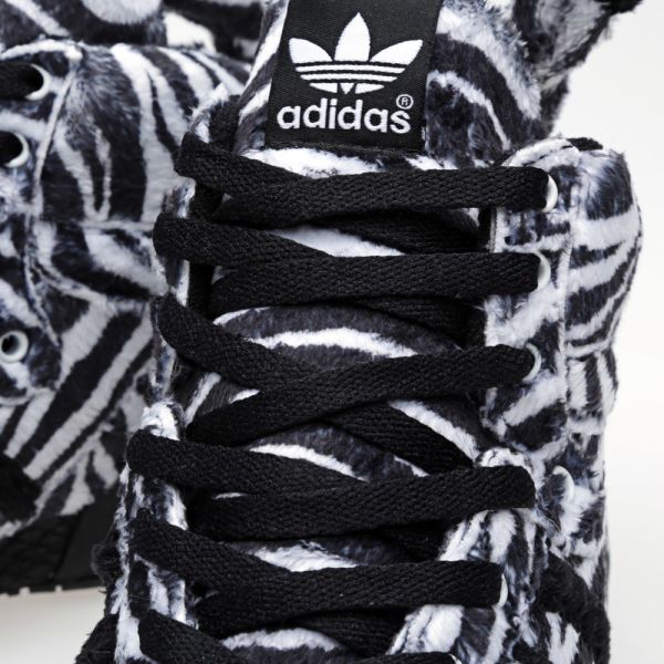 adidas jeremy scott zebra