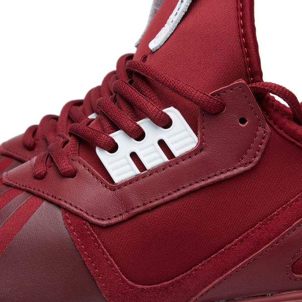tubular runner maroon