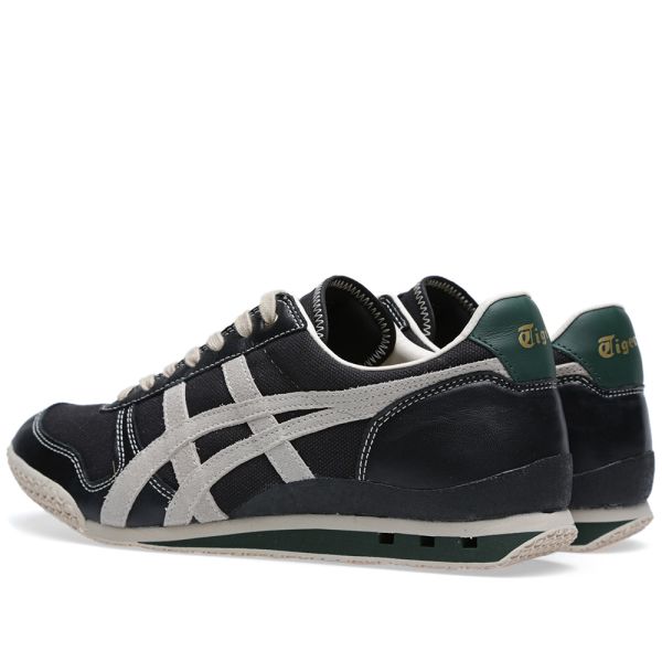 asics boys size 5