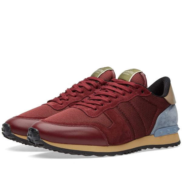 maroon sports shoes