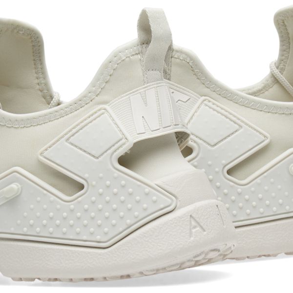nike air huarache drift light bone