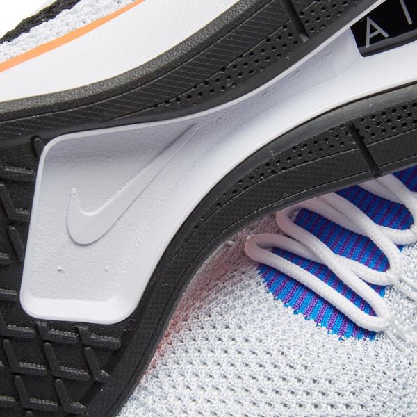 mariah flyknit racer white