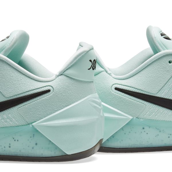 kobe ad igloo